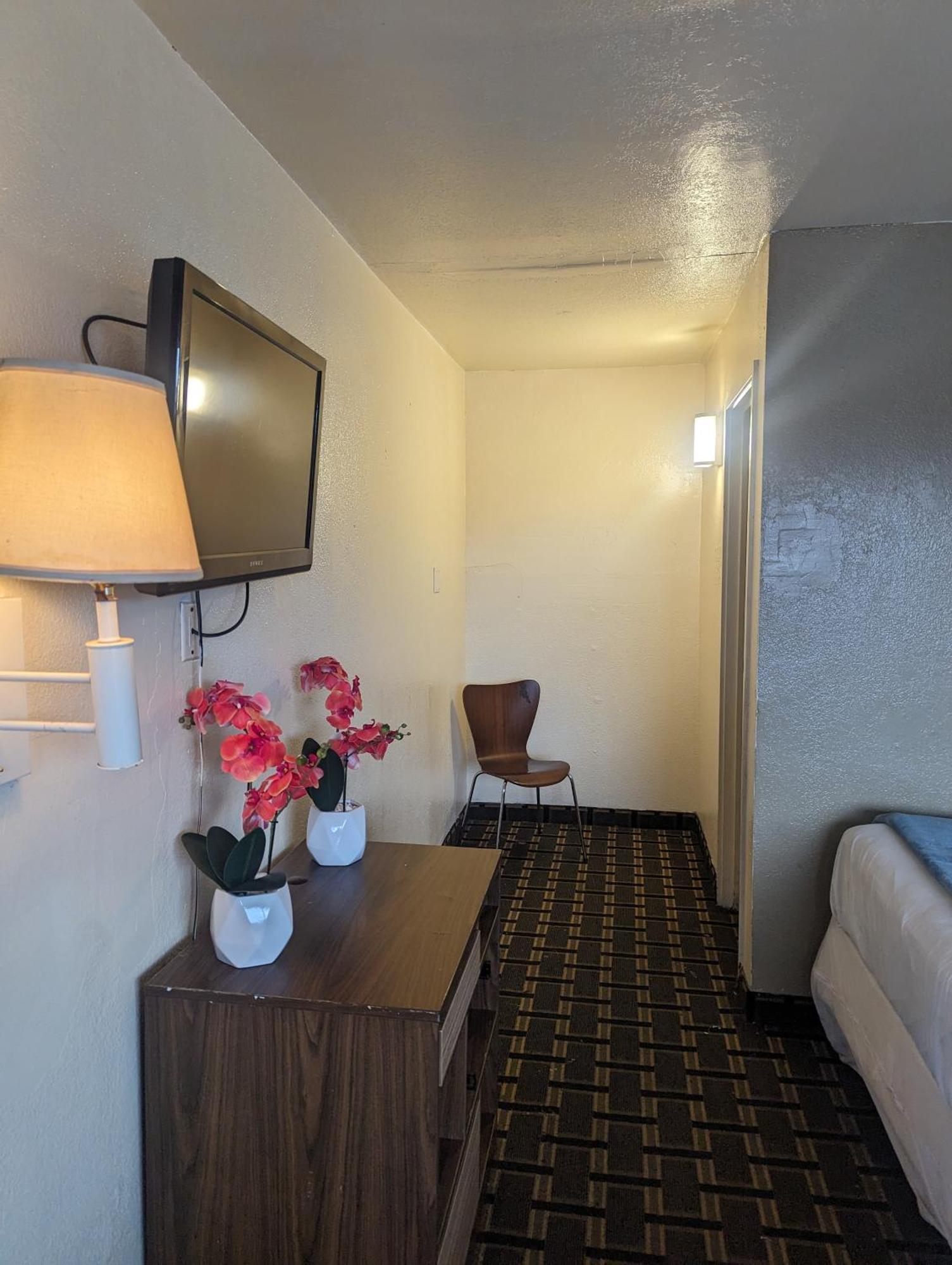Southern Comfort Hotel Tulsa Bagian luar foto