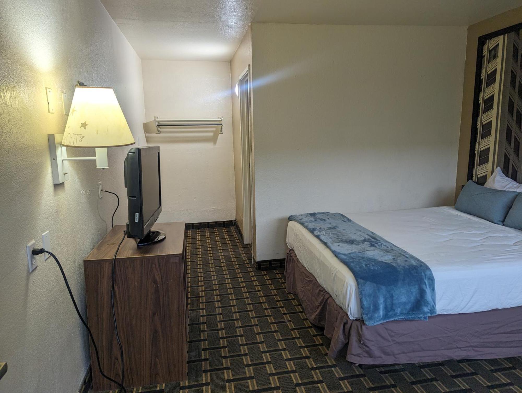 Southern Comfort Hotel Tulsa Bagian luar foto