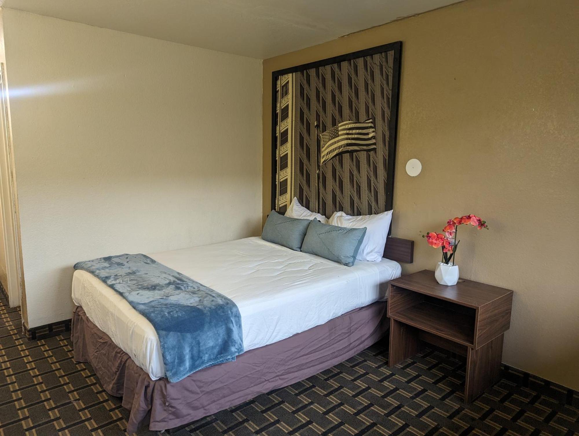 Southern Comfort Hotel Tulsa Bagian luar foto