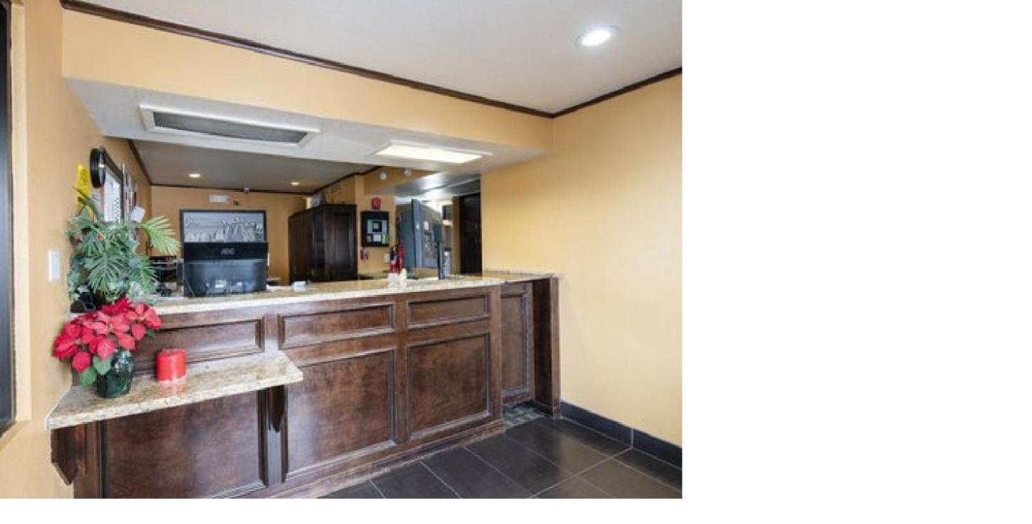 Southern Comfort Hotel Tulsa Bagian luar foto