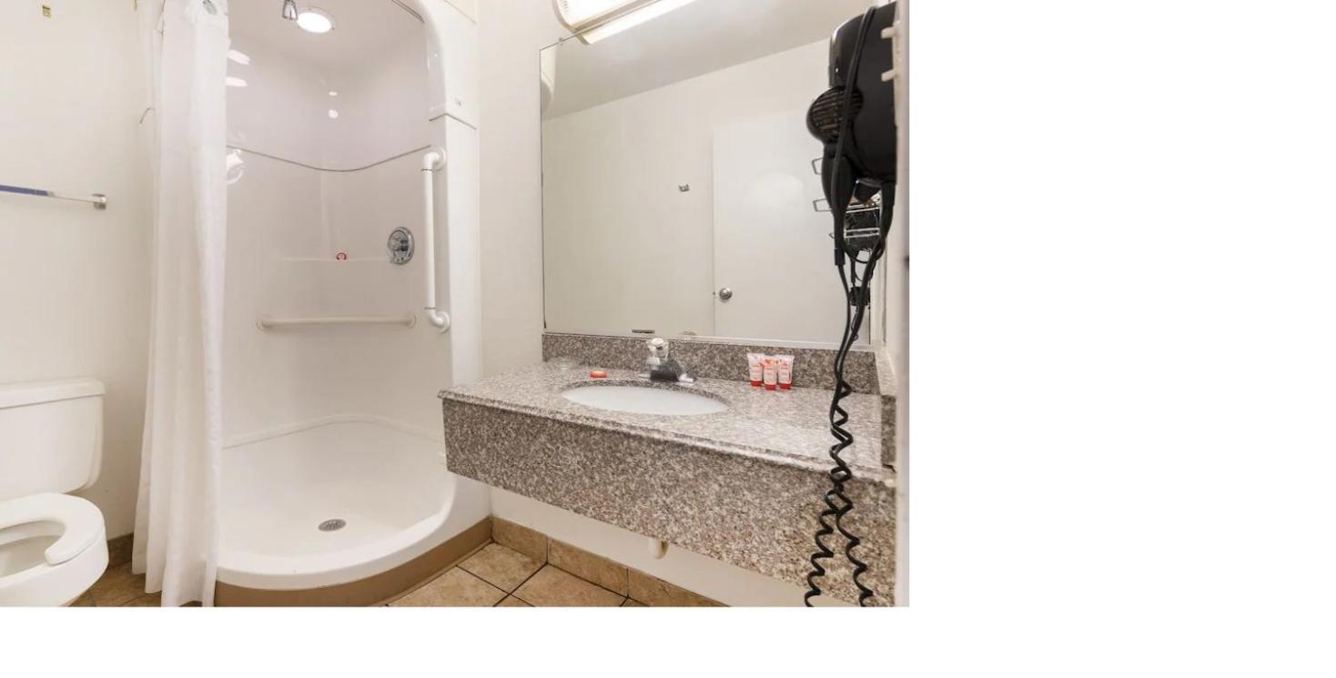 Southern Comfort Hotel Tulsa Bagian luar foto
